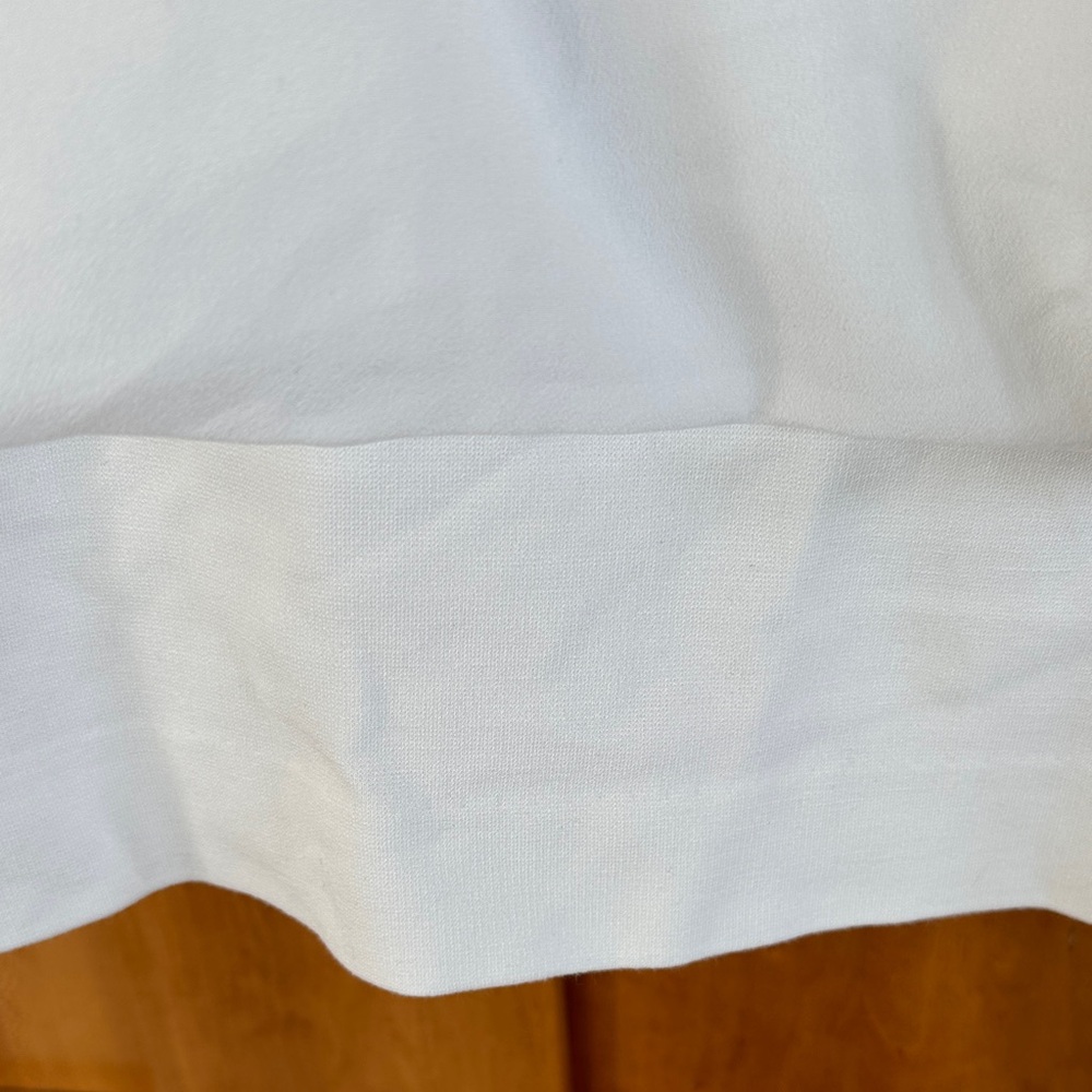 CAbi Classic White Sleeveless Blouse NWOT - Picture 3 of 8
